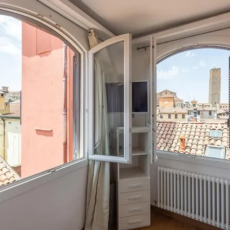 Asinelli, By Short Holidays * 볼로냐