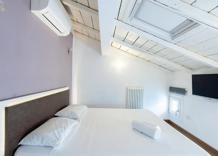 Asinelli, By Short Holidays *