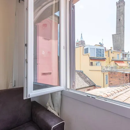 Asinelli, By Short Holidays