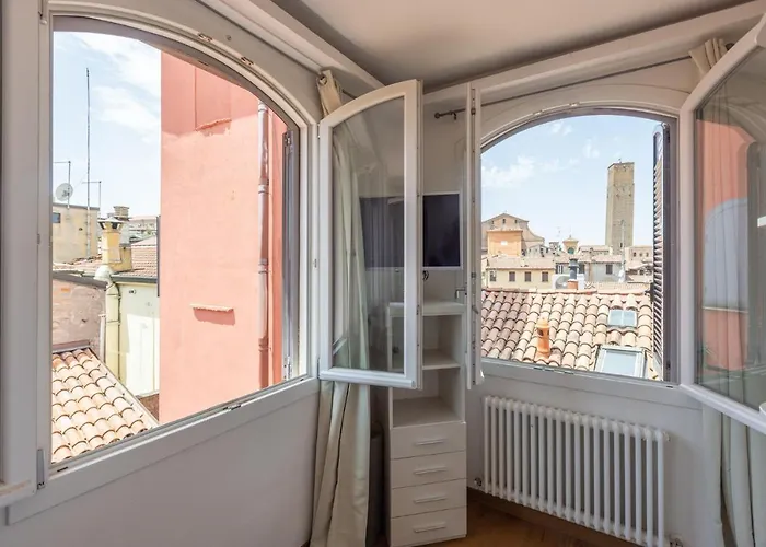 Asinelli, By Short Holidays * بولونيا