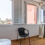 Asinelli, By Short Holidays Apartment *