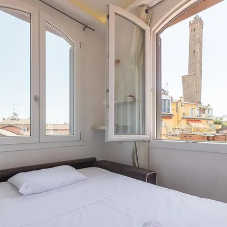 شقة Asinelli, By Short Holidays